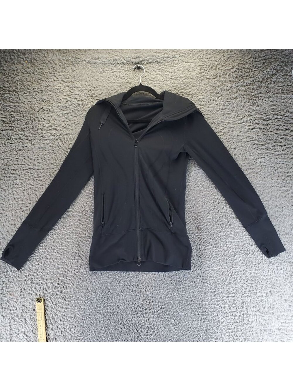 Lululemon Jacket Womens Size 4 Black Full-Zip Thumb Holes Slim Fit Lightweight
